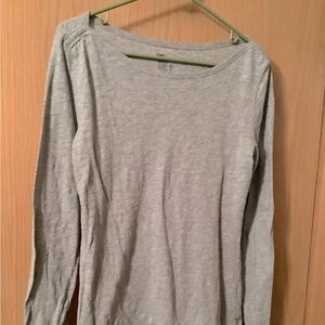 Womens long sleeve light weight tee by Gap. Size L